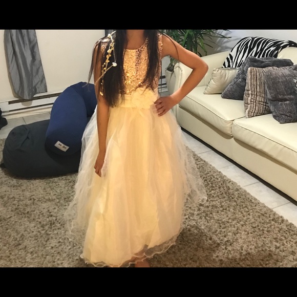 Dress - Picture 3 of 4